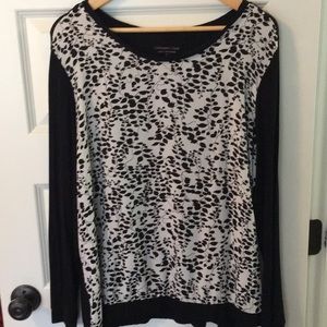 Black & white vine print top